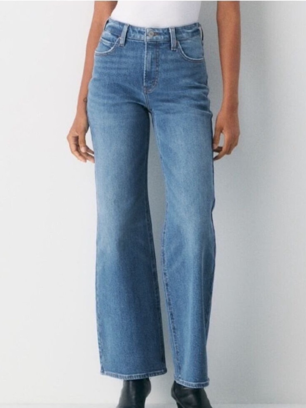 Denim Forum the 90s Snatched mid rise straight  Jeans sz 32